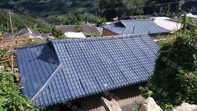 老房子換瓦就用合成樹脂瓦,別讓瓦片“砸”傷了你