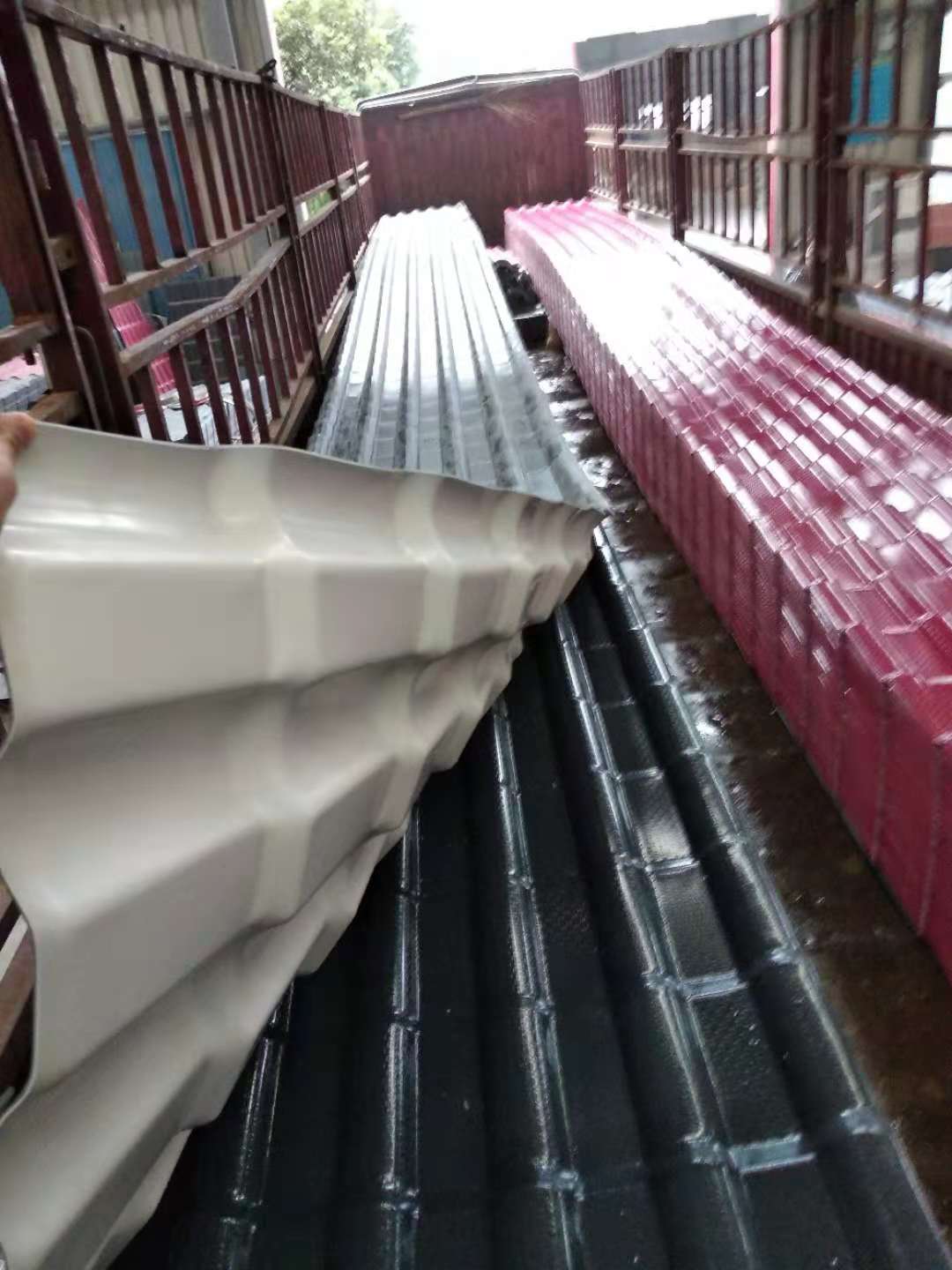 三層白底樹脂瓦 三層白底樹脂瓦