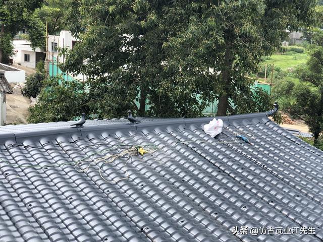 樹(shù)脂瓦小青瓦，農(nóng)村老房子換瓦的***優(yōu)選擇