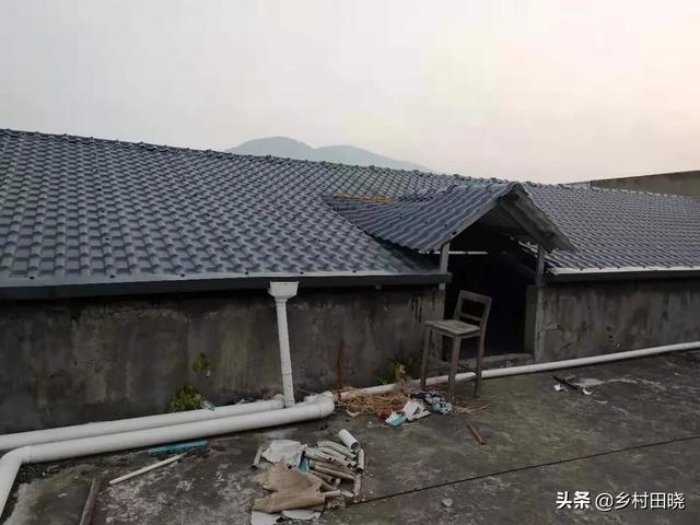 農(nóng)村自建房坡屋頂，用琉璃瓦還是樹脂瓦？看看內(nèi)行人的經(jīng)驗分享