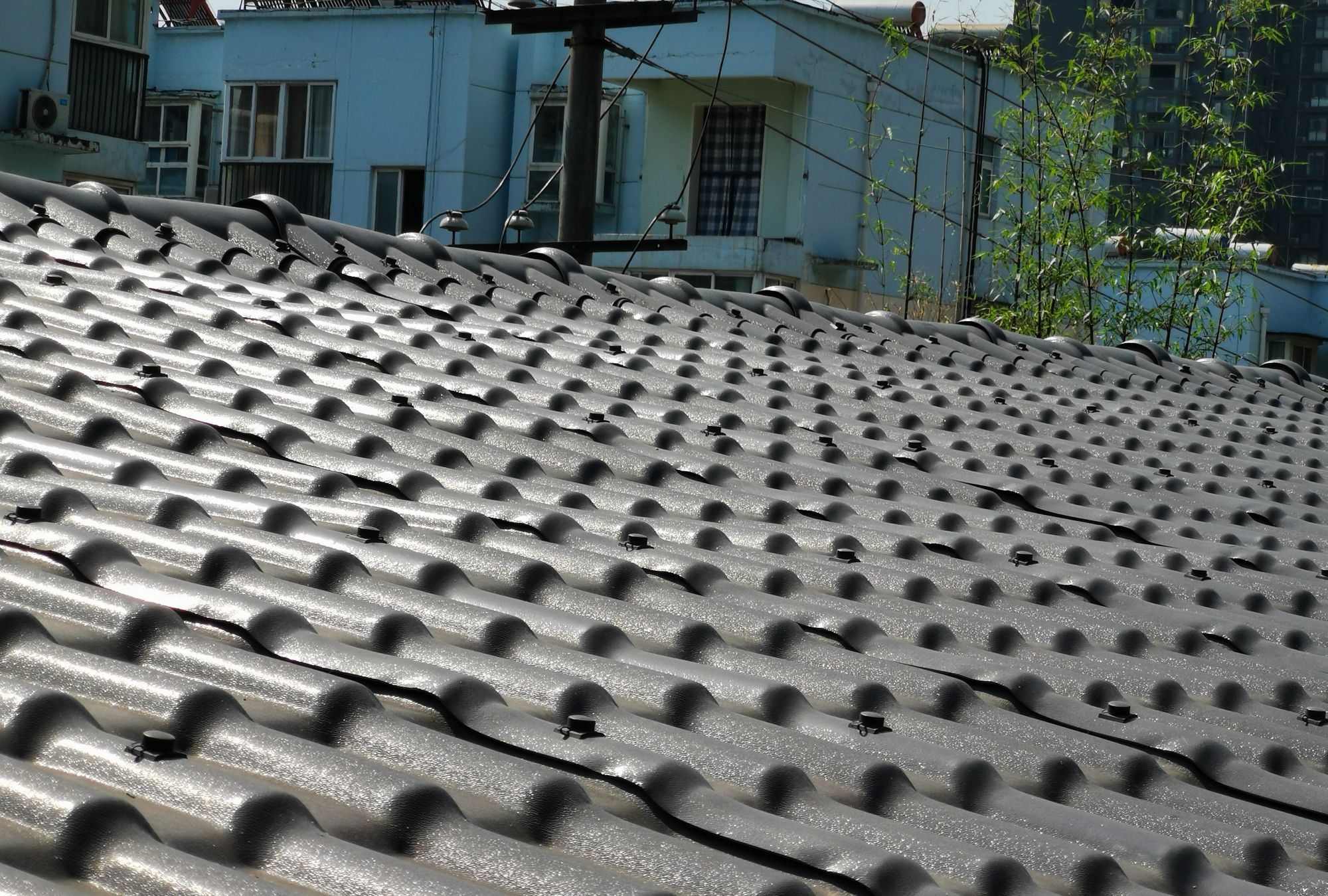 青白江老房翻新樹脂瓦,災(zāi)情后續(xù)老黨員上門查看